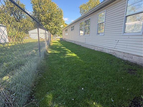 5th image of 541 Allen Ct