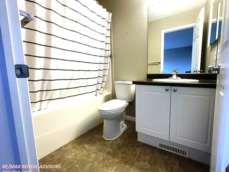 2004 Grantham Ct NW #9 — Photo 21