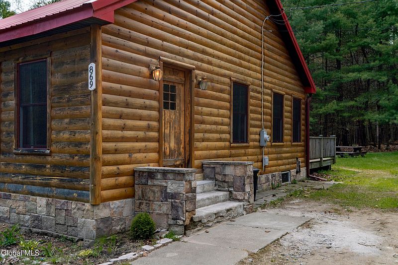4th image of 869 Lake Avenue