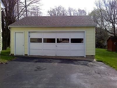 4th image of 130 Walter Ave