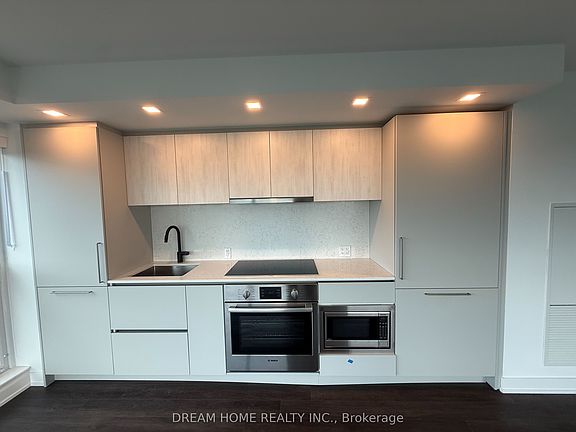 5th image of 609 Sherbourne St #2007