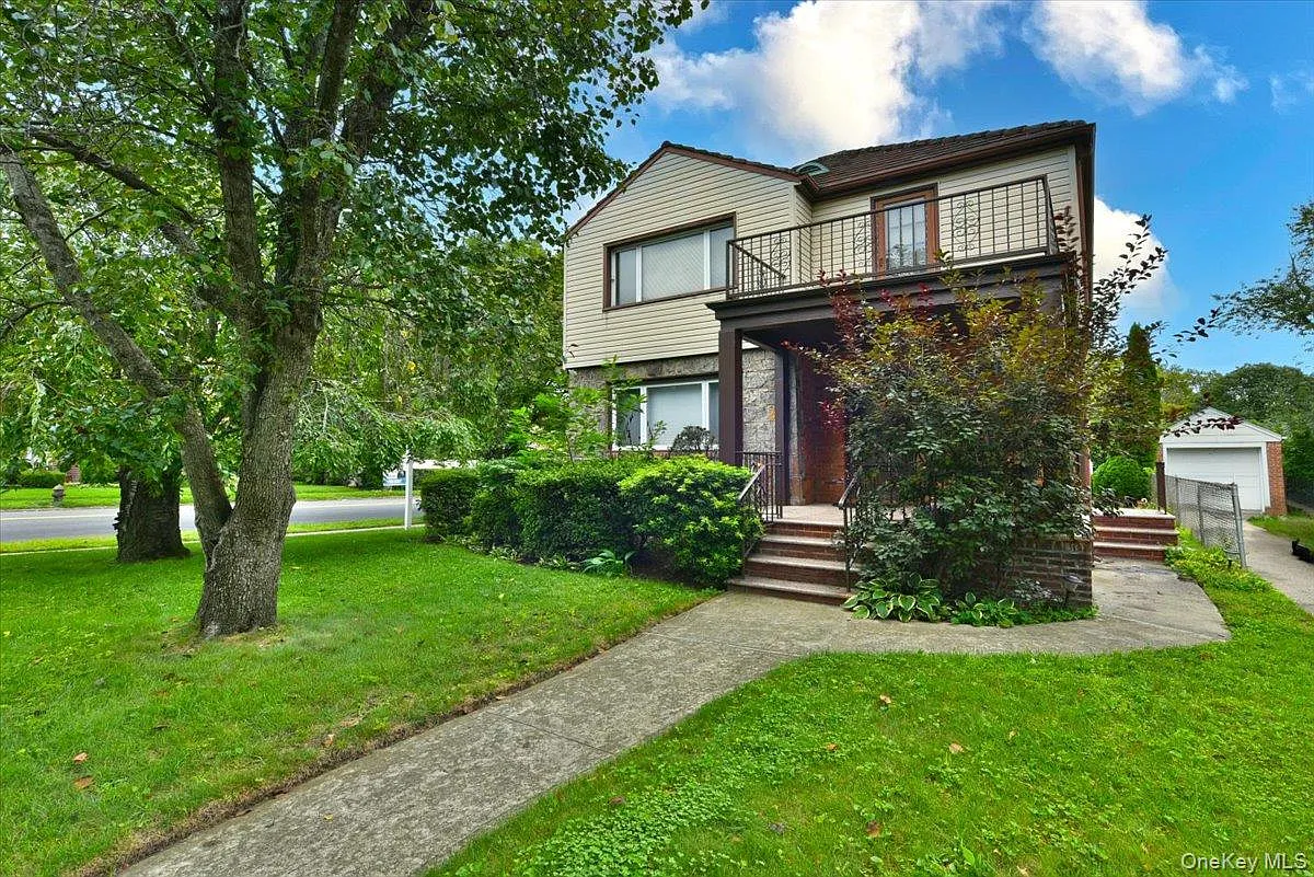 3 bed, 2.5 bath, 1912 sqft, $6,000 — Photo 1