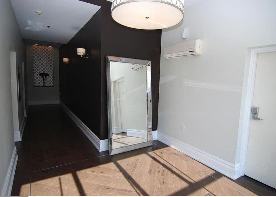 2nd image of 3121 Central Ave #4C