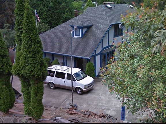 4th image of 2350 W Hills Dr