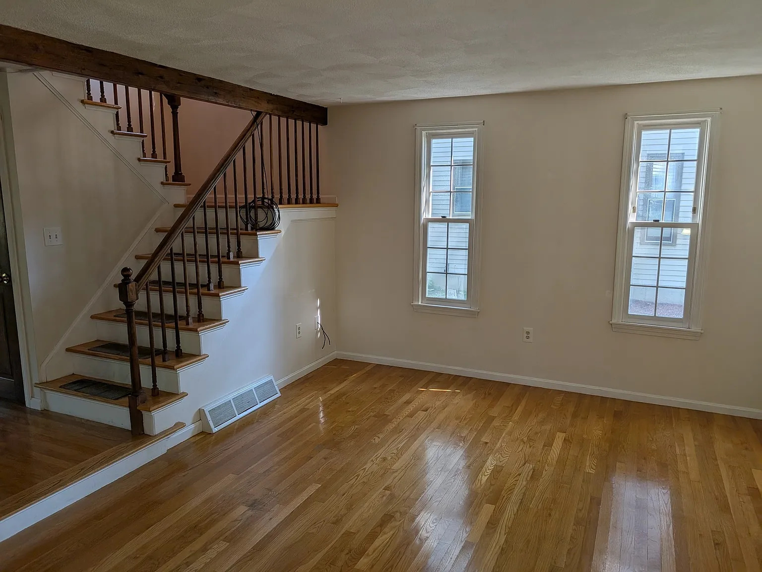 2 bed, 1.5 bath, 1240 sqft, $2,600 — Photo 2