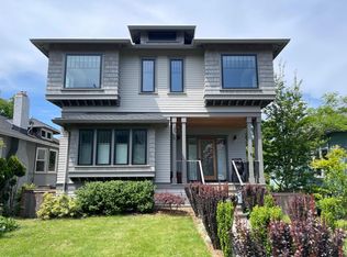 2565 9th Ave W, Seattle, WA 98119