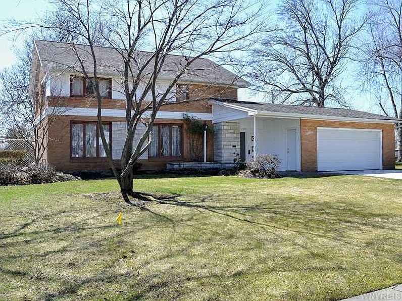 1st image of 18 Willowgrove E