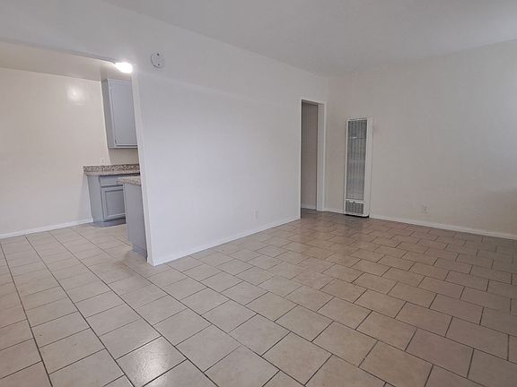 5th image of 115 E Tamarack Ave #77