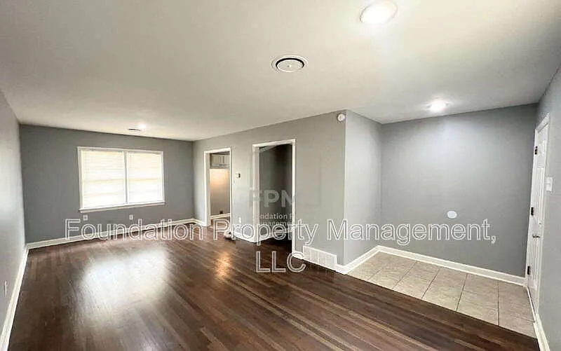 3 bed, 1.0 bath, 1054 sqft, $1,495 — Photo 3