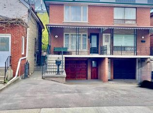 40 Bellevue Ave, Toronto, ON M5T2N4