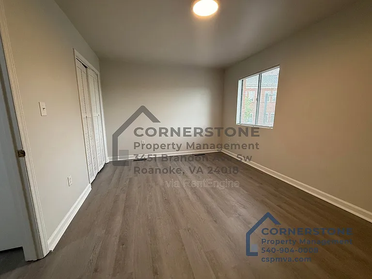 106 Lee Ave NE #10 — Photo 9