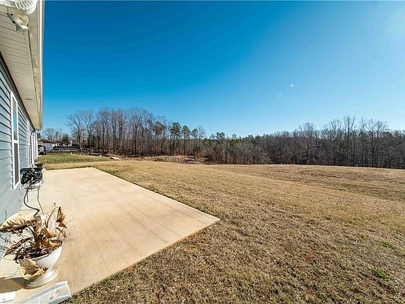 3rd image of 1216 Creek Knoll Dr