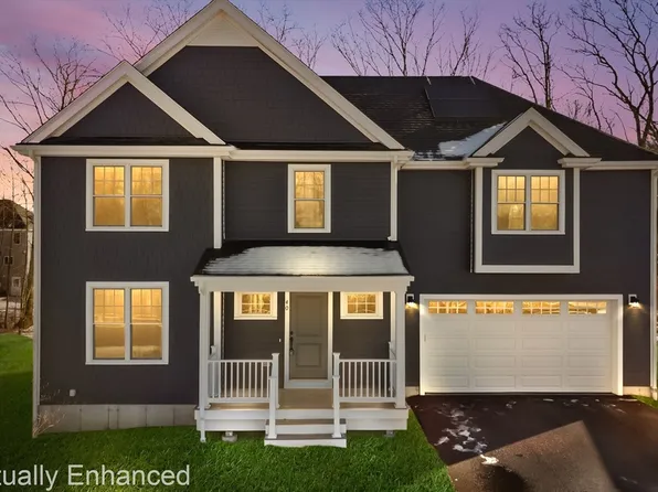 40 Timber Crest Dr, Medway, MA 02053