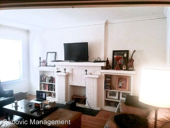 4th image of 4030 N Milwaukee Ave #1