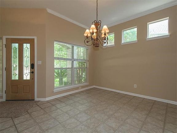 5th image of 12916 Noyes Ln
