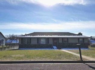 403 Schulz Ave, Monett, MO 65708