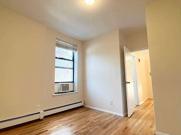 3rd image of 201 W 101st St APT 4B