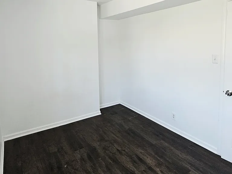 5230 S Lockwood Ave #1R — Photo 7