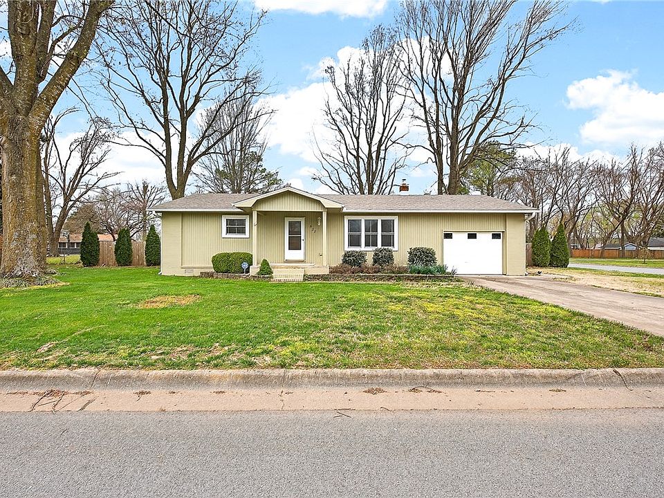 1st image of 522 Lee Town Dr