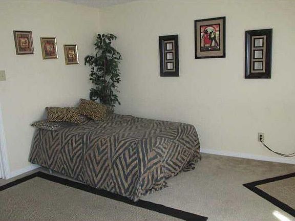 3rd image of 10708 McClain Dr