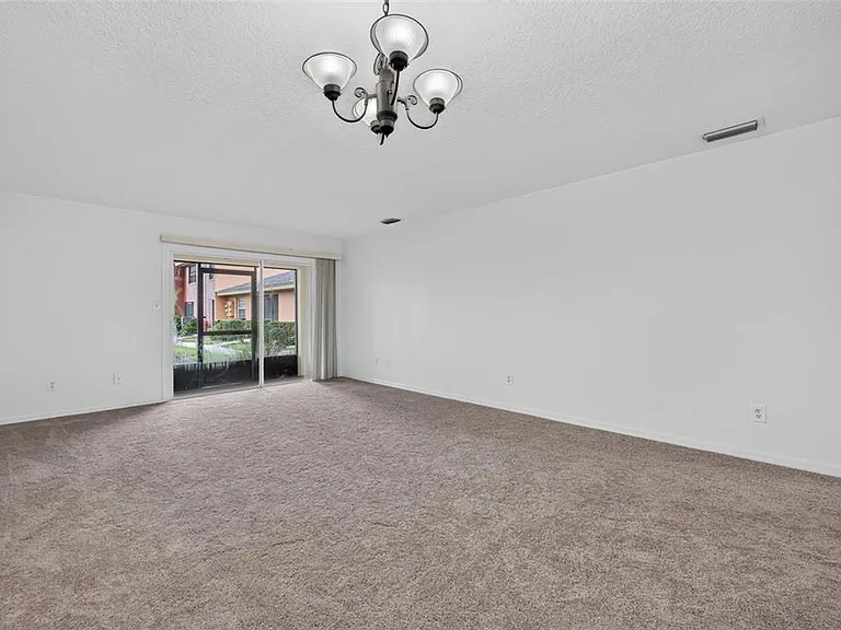 4796 Tangerine Ave #4796 — Photo 9