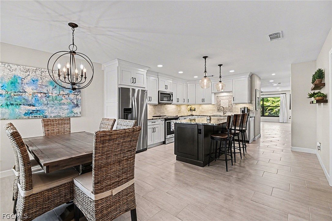 8504 Charter Club Cir Unit 5