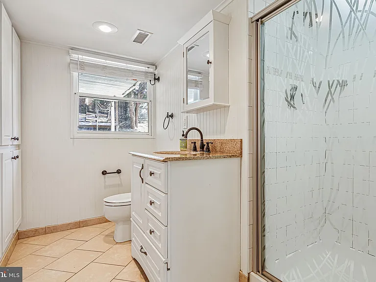 510 Retford Dr — Photo 29