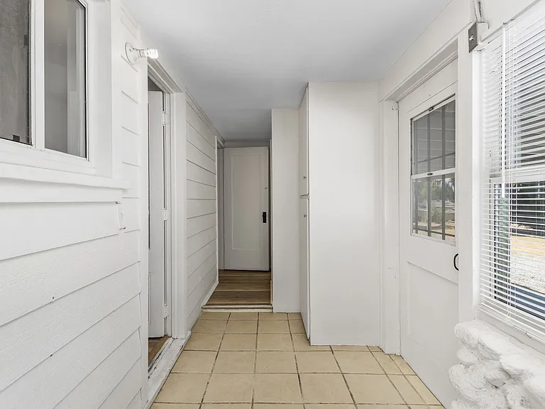 1359 Jasper Ave — Photo 36
