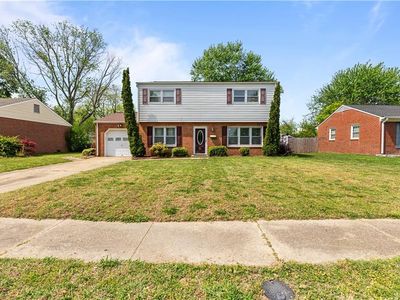 8 Holiday Dr, Hampton, VA, 23669