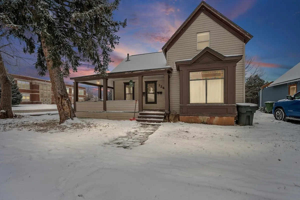 1241 Cedar St — Photo 3