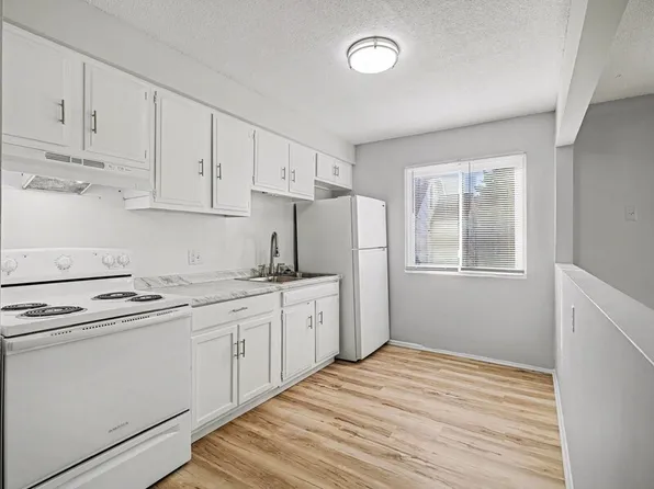 4420 S 25th St APT 6, Omaha, NE 68107