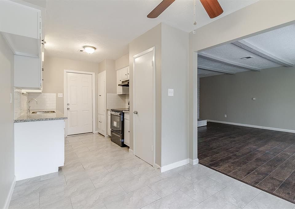 1st image of 7119 Bahia Ln