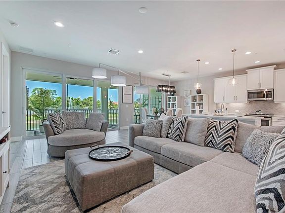 3rd image of 2555 Seychelles DR #407