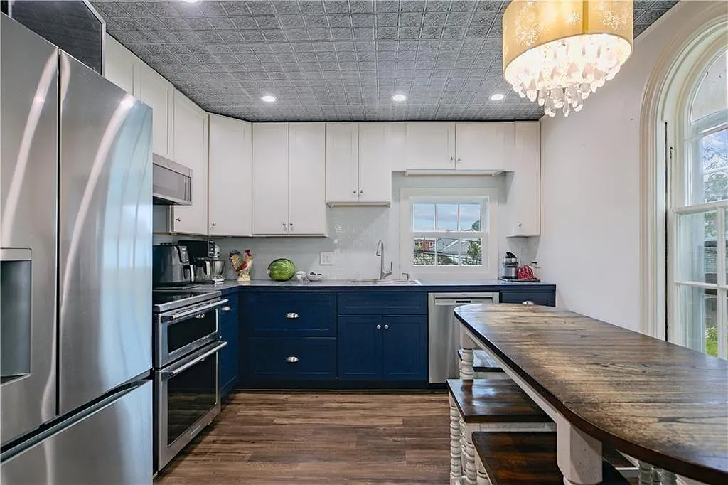 4 bed, 3.0 bath, 2100 sqft, $4,500 — Photo 3