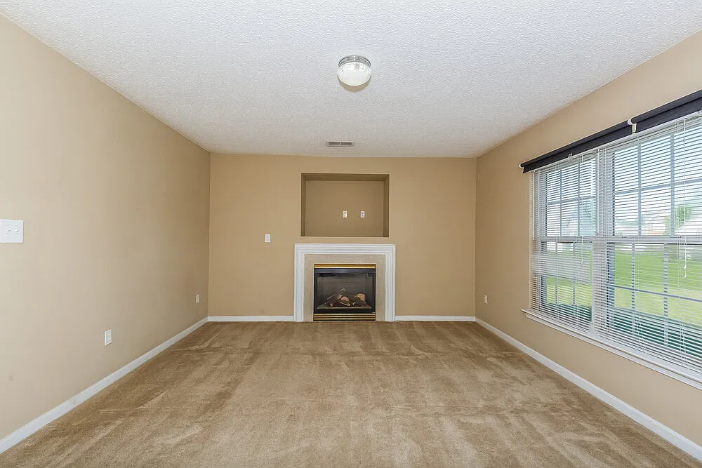 3 bed, 2.5 bath, 1424 sqft, $2,075 — Photo 3