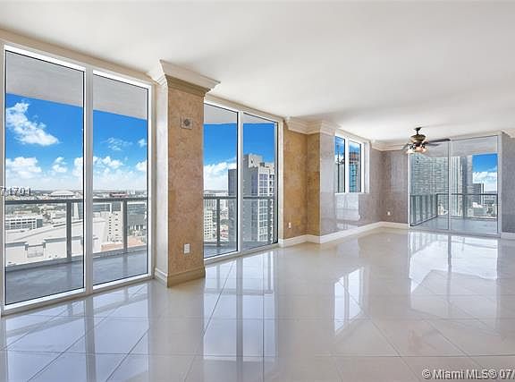 4th image of 244 Biscayne Blvd APT 3008