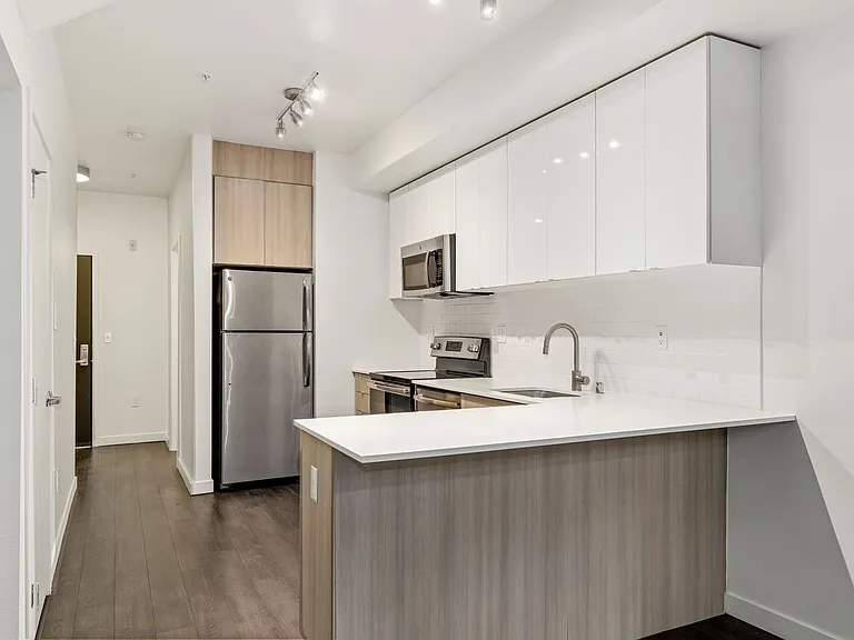 Welcome to Dexter Hayes! Modern convenience with exceptional views! — Photo 52
