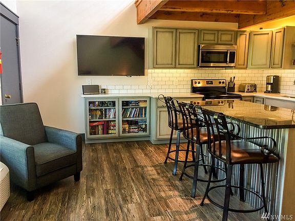 5th image of 8903 Crescent Bar Rd NW #126