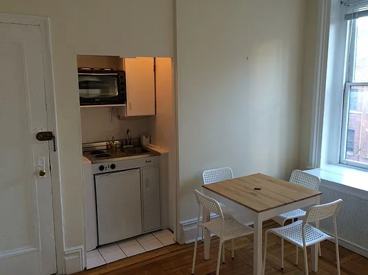 Rented by Aryeh Realty | media 13