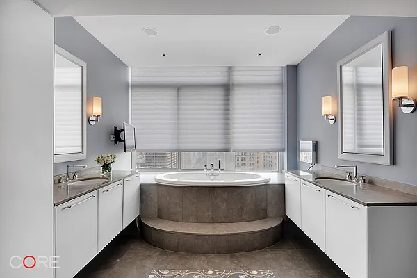 Rented by CORE | media 28