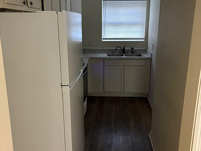 1742 Hartsfield Rd #B — Photo 8