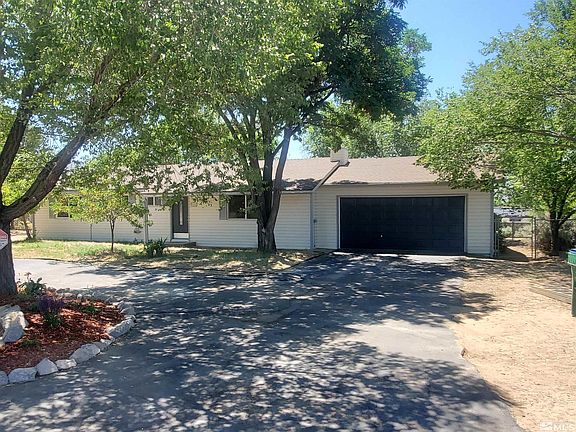 2nd image of 3440 Esmeralda Dr