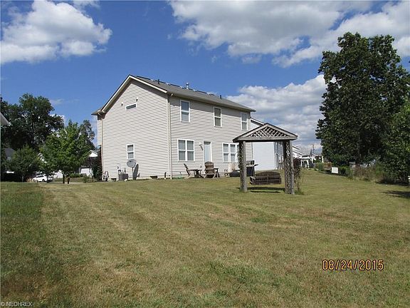 2nd image of 962 Ridgecrest Dr