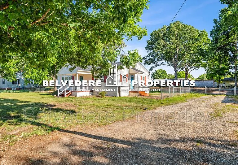 804 Graylyn Dr — Photo 2