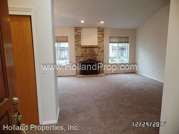 2nd image of 2265 NE Lindsey Dr