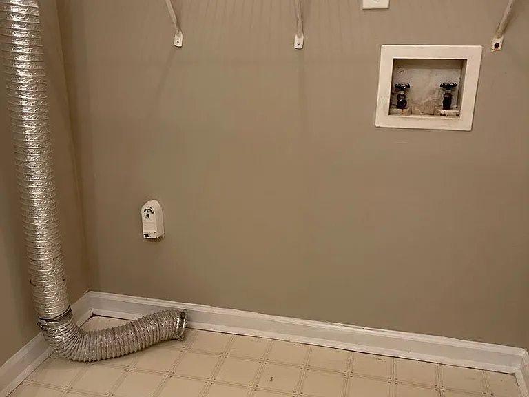 130 Beth Ct — Photo 14