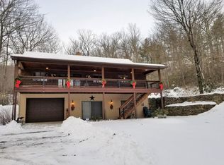 260 Blandford Rd, Russell, MA 01071