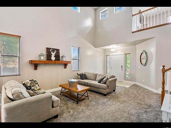 5th image of 755 E Meadow Marsh Dr