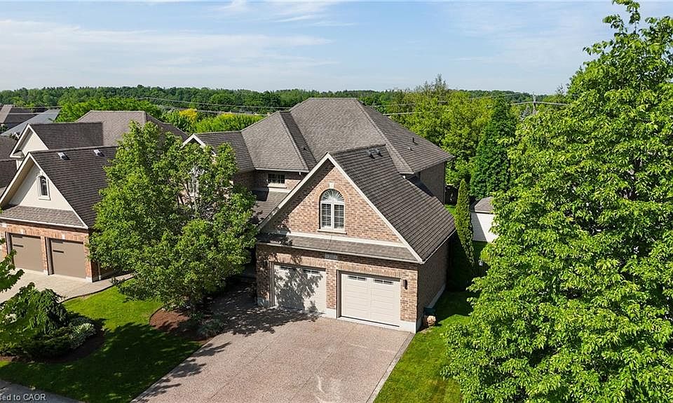 1st image of 211 Terrace Wood Cres