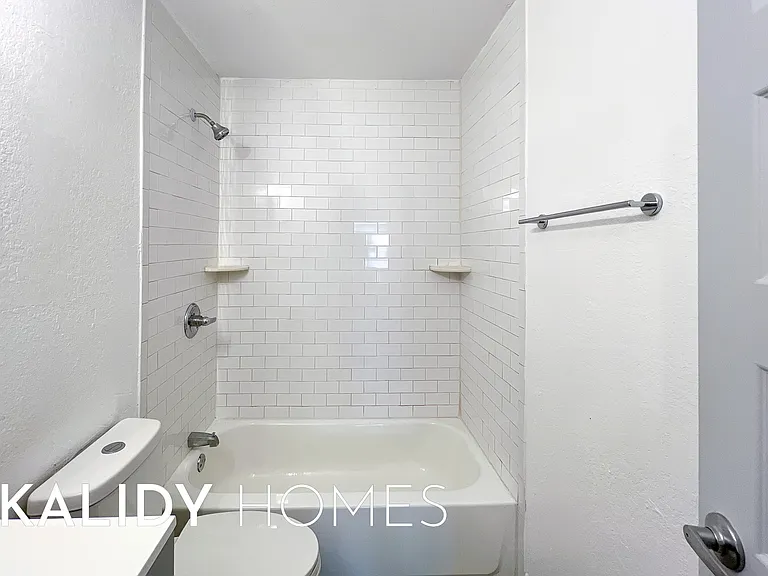 402 W Fairchild Dr — Photo 12